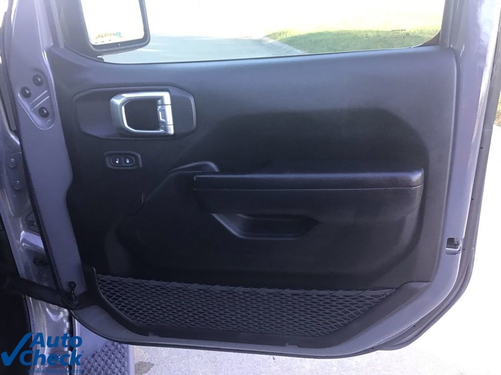 Used 2023 Jeep Wrangler Unlimited Rubicon image 18