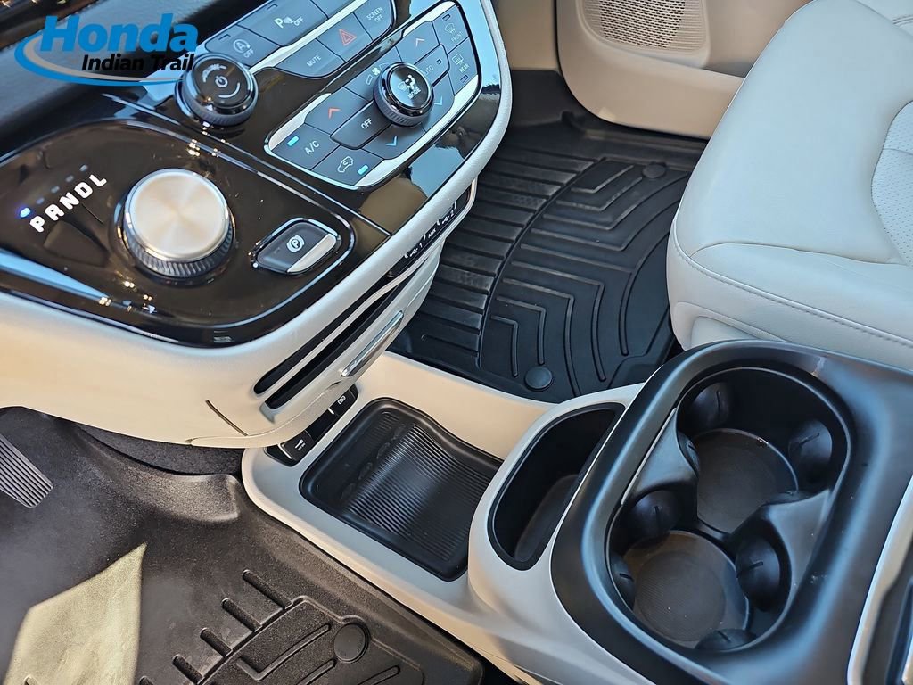 Used 2021 Chrysler Pacifica Touring-L image 27