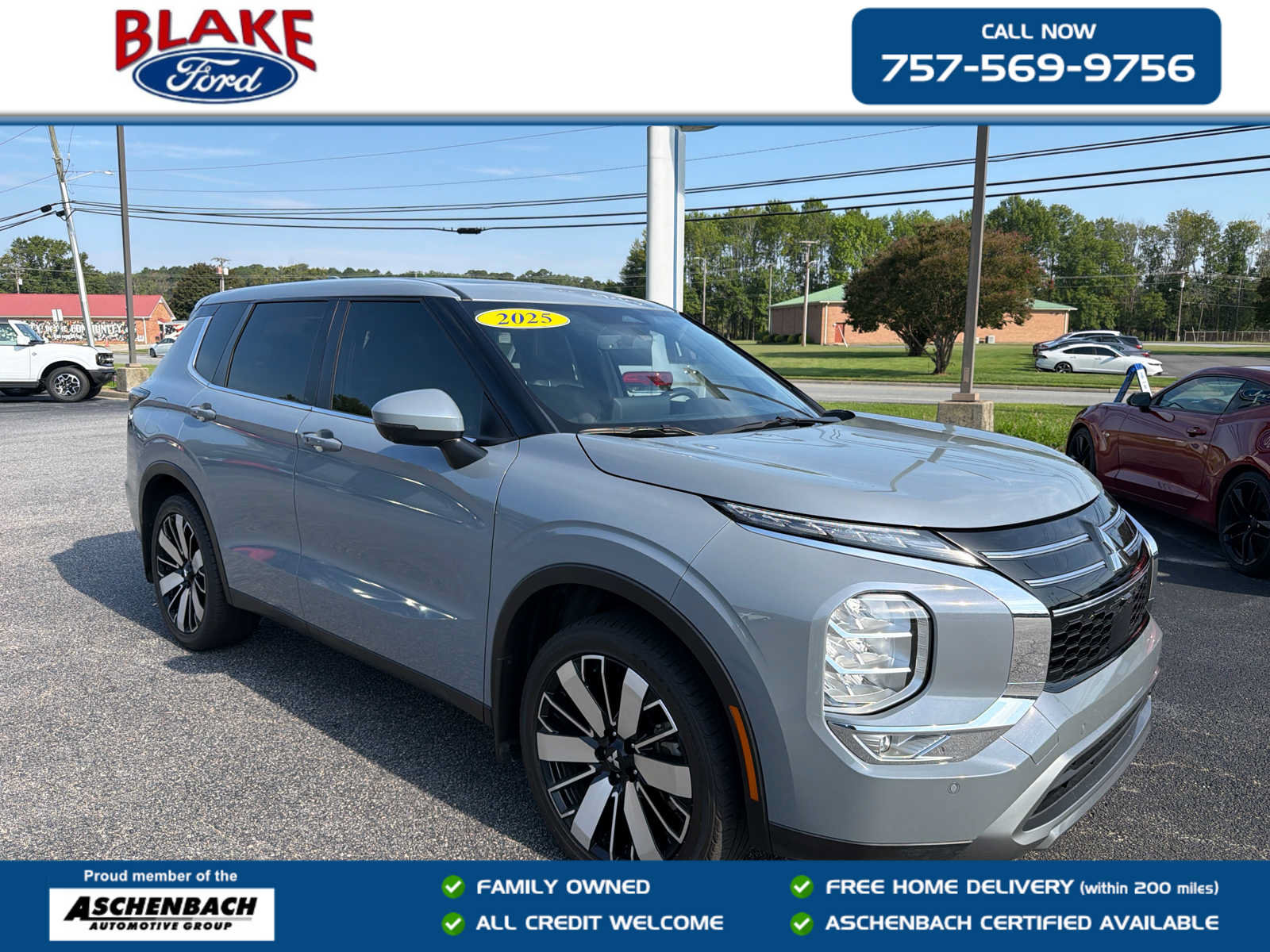 Used 2025 Mitsubishi Outlander SE FWD image 1