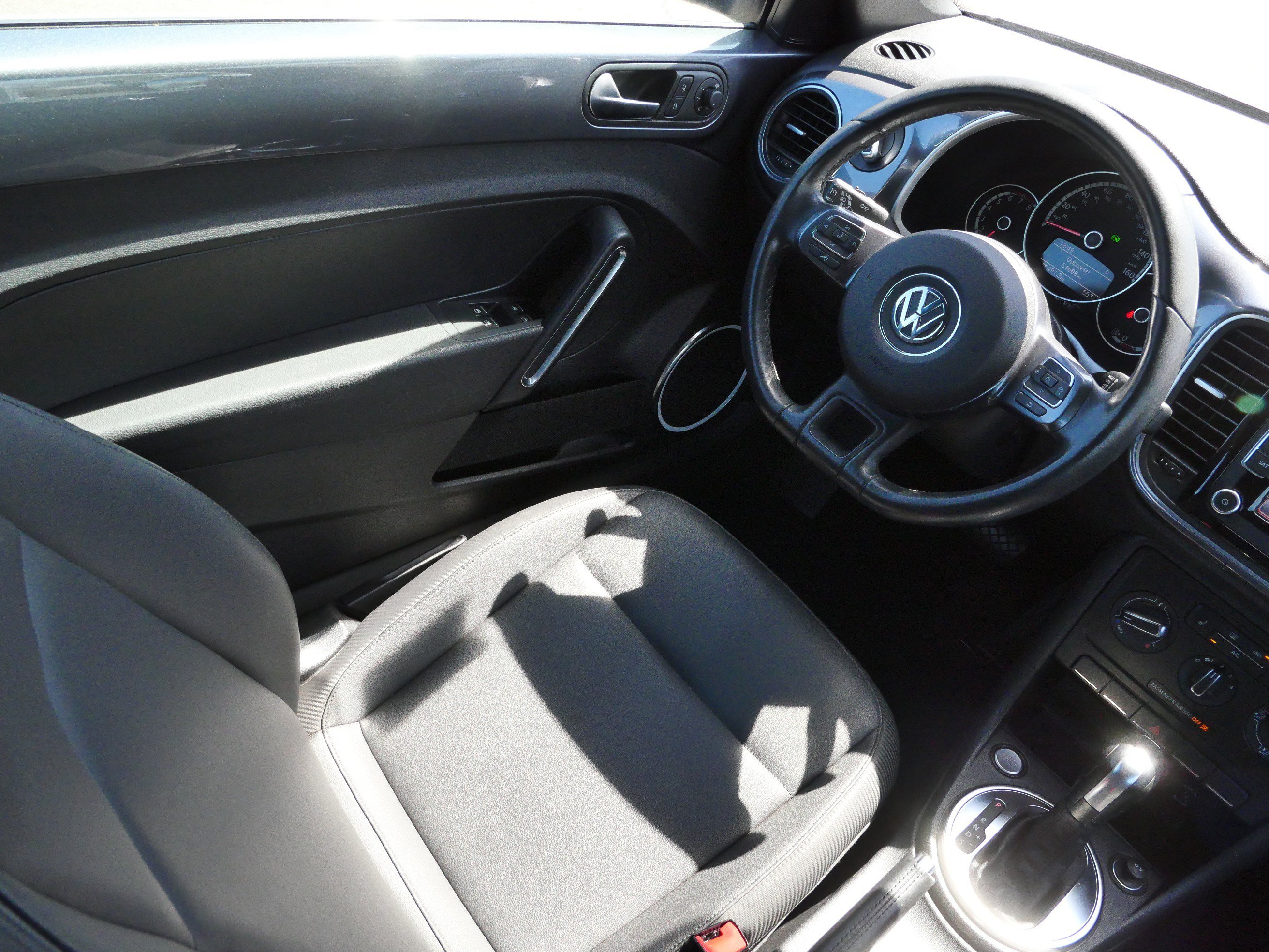 Used 2013 Volkswagen Beetle 2.5 FWD image 9