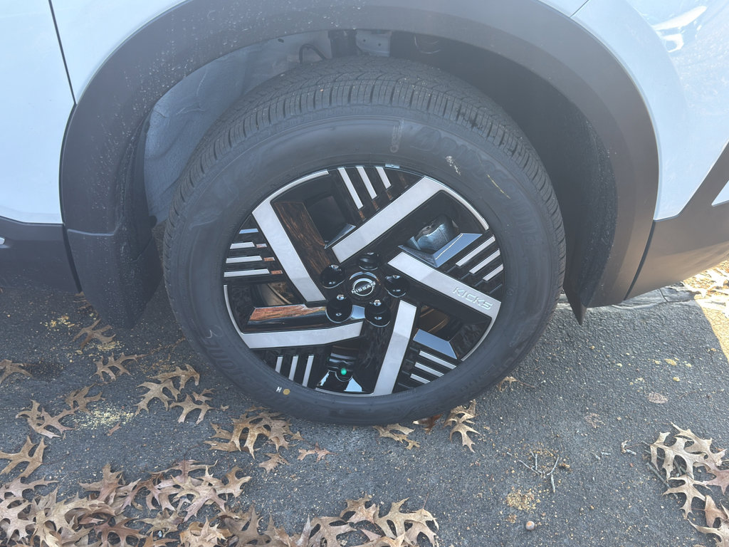 New 2026 Nissan Kicks SV w/ SV Premium Package image 9