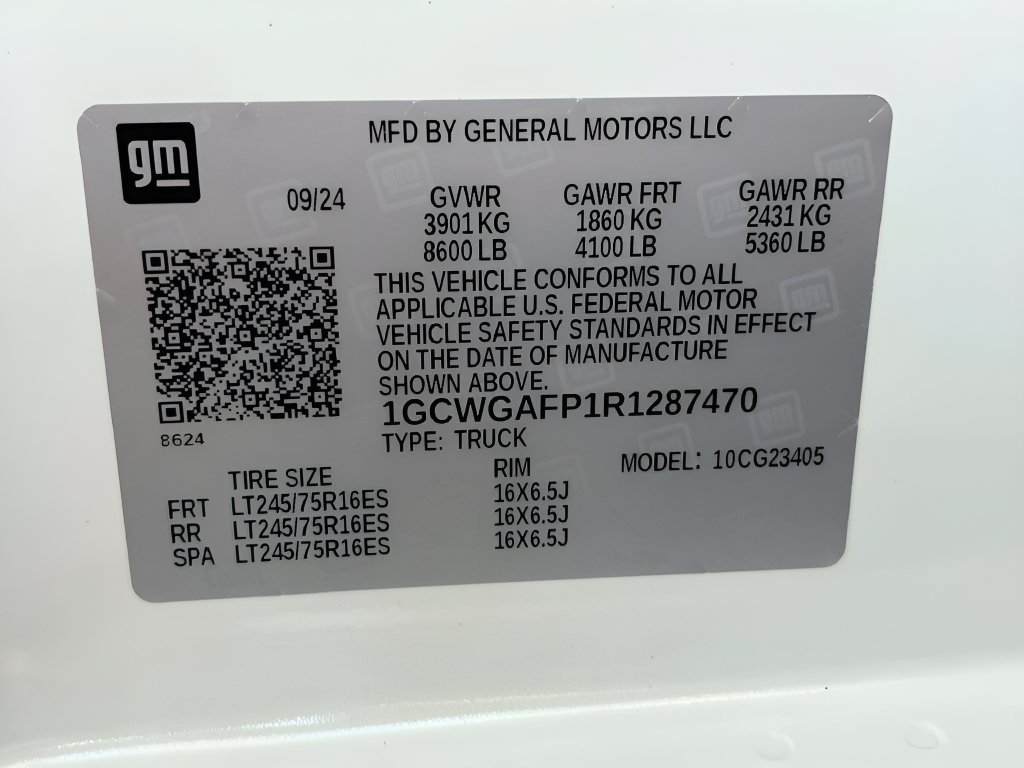 Used 2024 Chevrolet Express 2500 w/ Driver Convenience Package RWD image 29