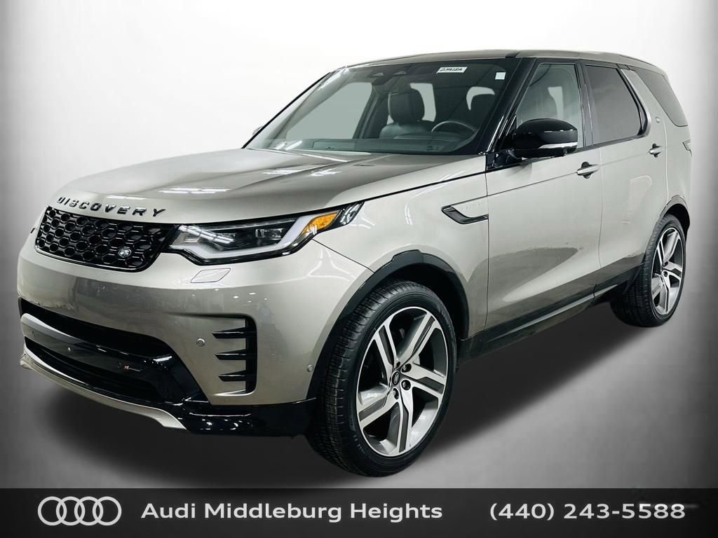 Used 2023 Land Rover Discovery S R-Dynamic image 3