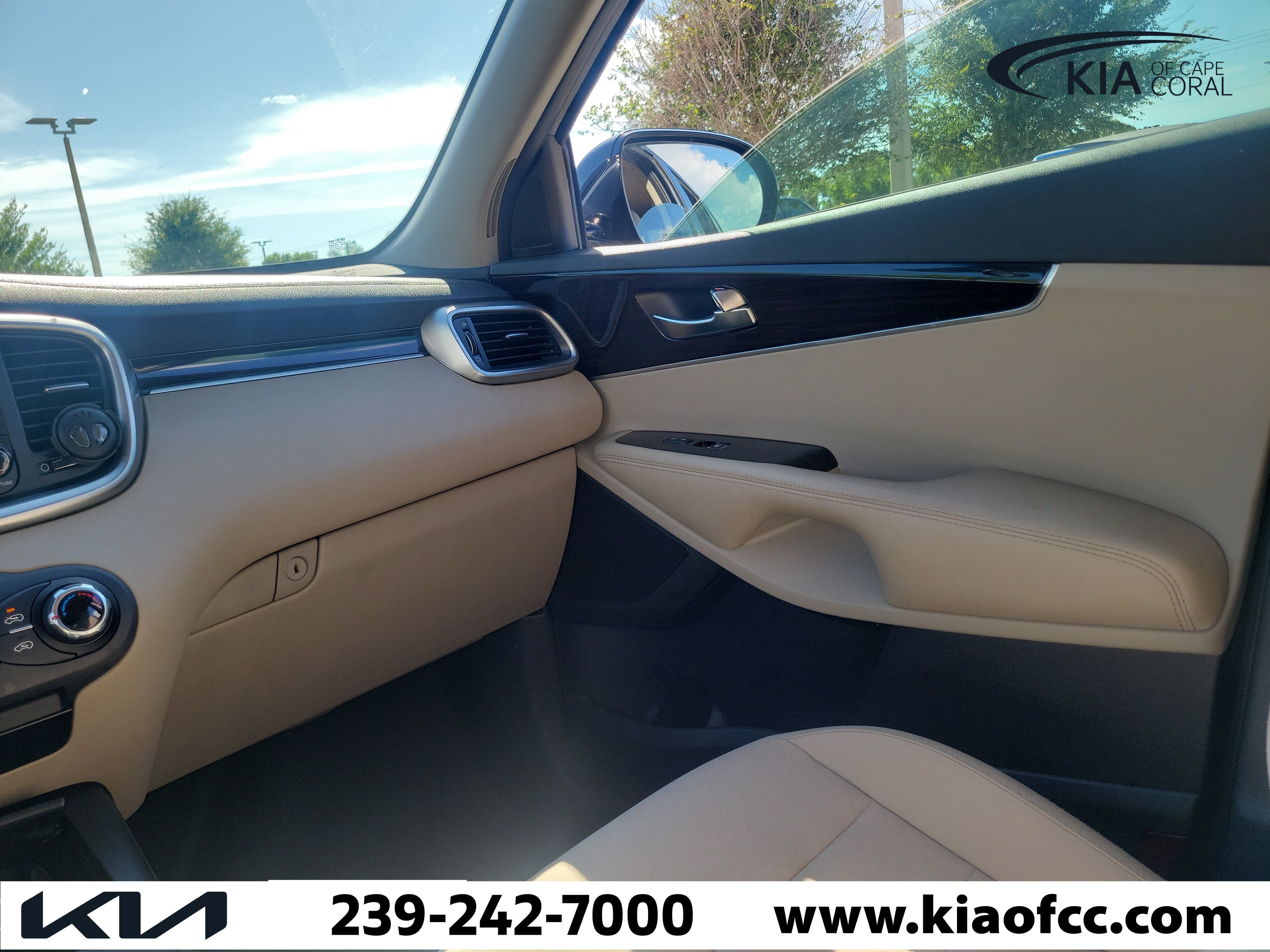 Used 2019 Kia Sorento FWD image 19