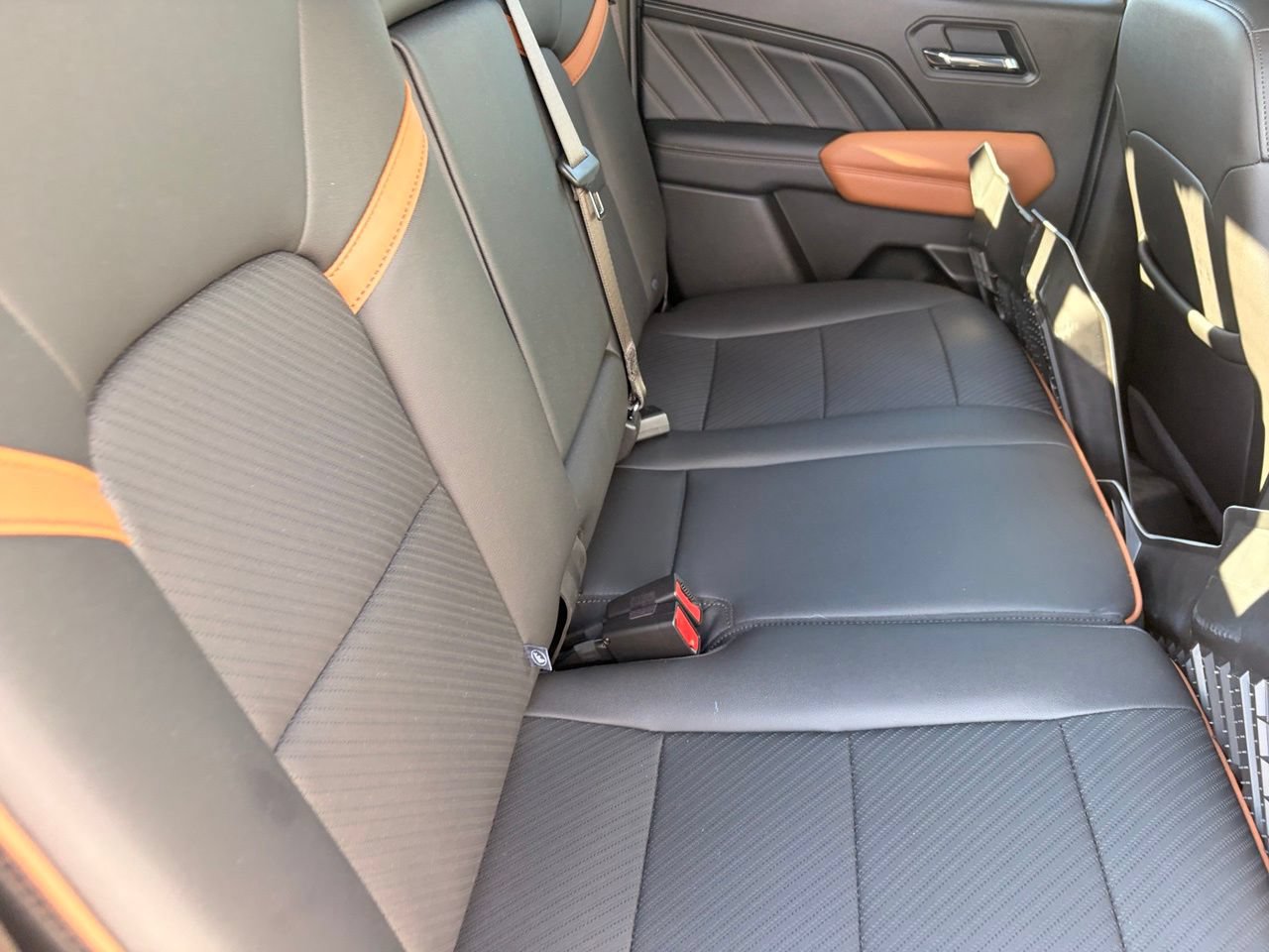 Used 2025 GMC Canyon AT4 w/ Nightfall Edition AWD/4WD image 12