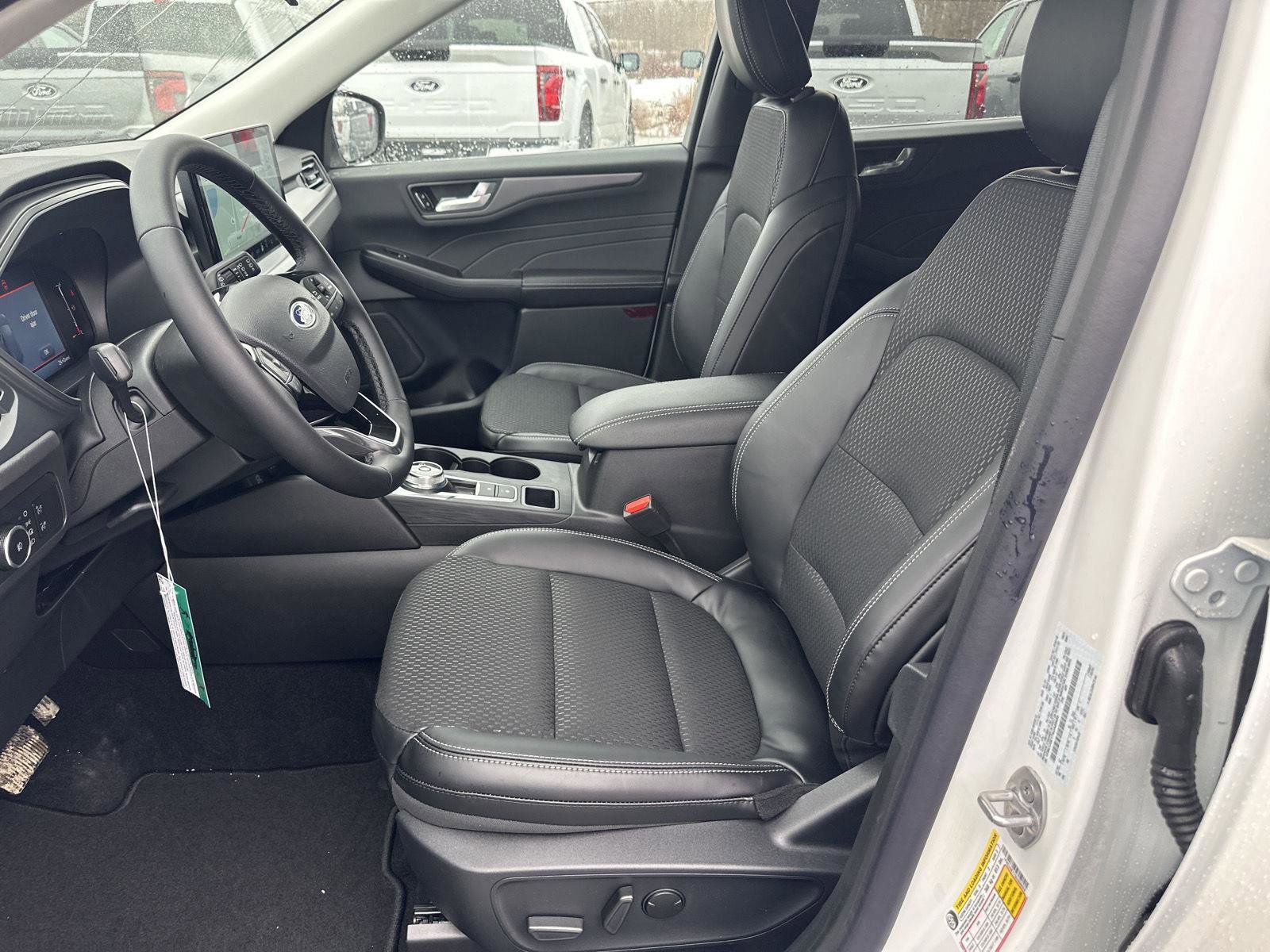 New 2025 Ford Escape PHEV image 12