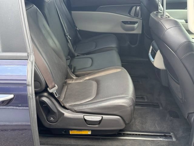 Used 2023 Kia Carnival LX FWD image 12