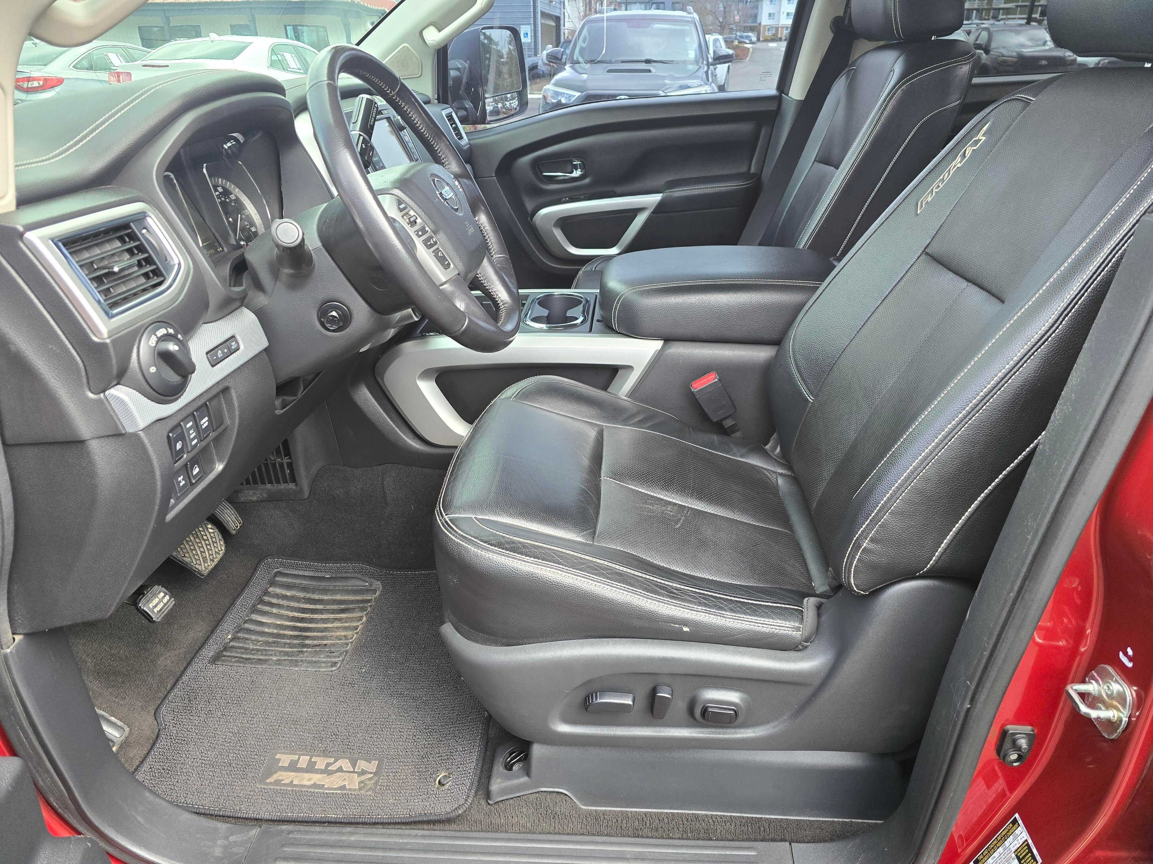 Used 2018 Nissan Titan PRO-4X w/ Pro-4x Convenience Package AWD/4WD image 29
