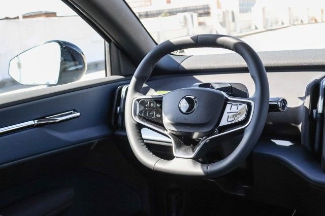 New 2025 Volvo EX30 Plus w/ Protection Package Premier image 17