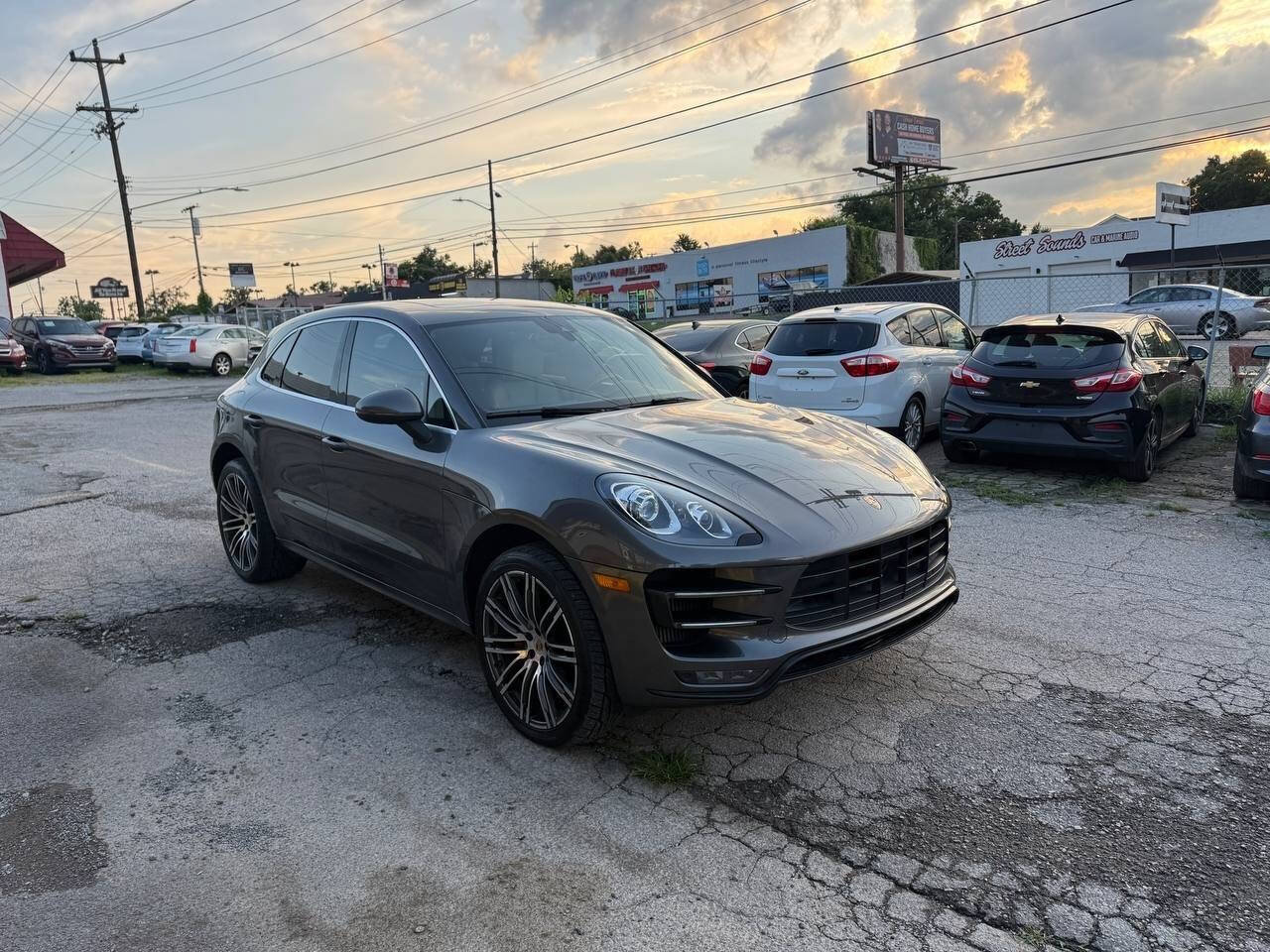 Used 2018 Porsche Macan Turbo AWD/4WD image 7
