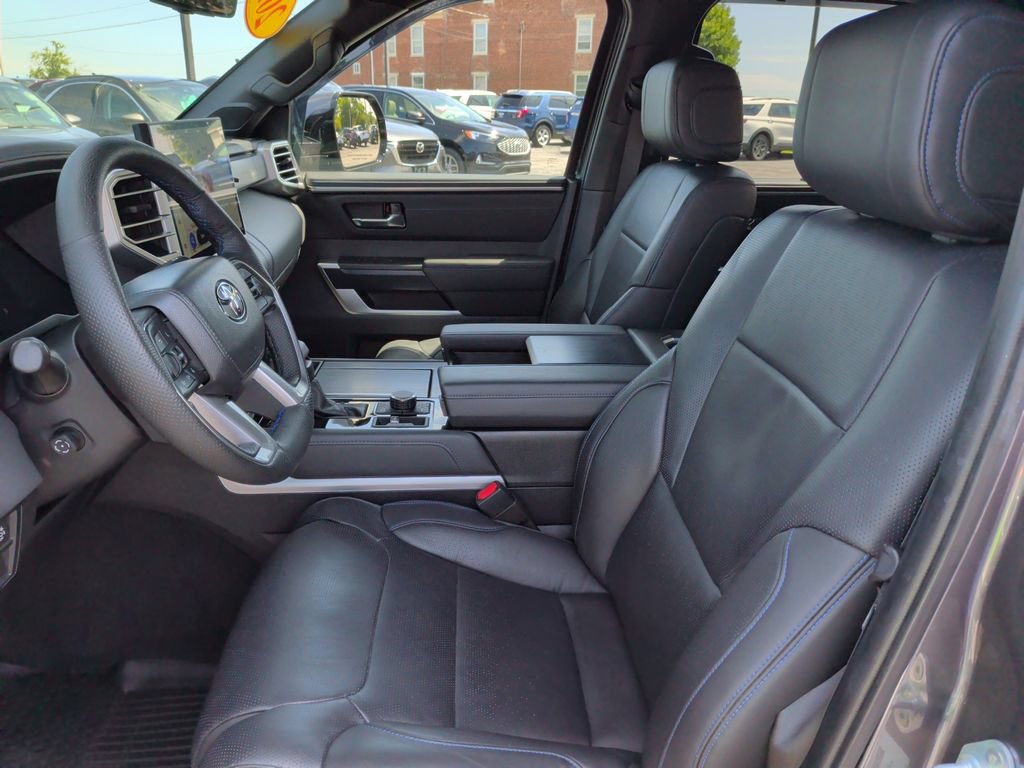 Used 2025 Toyota Tundra Platinum w/ TRD Off-Road Package AWD/4WD image 4