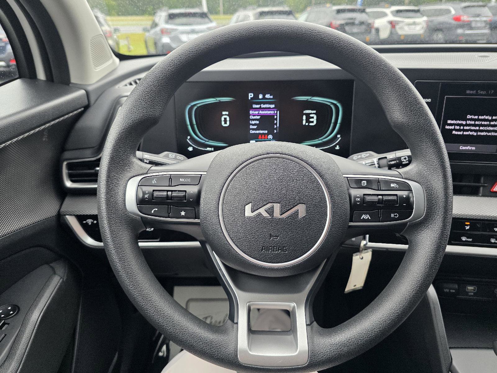 Used 2023 Kia Sportage LX image 16