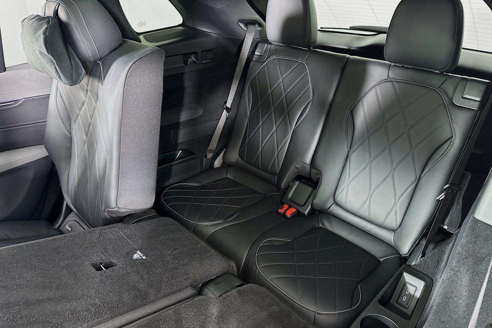 New 2026 Mercedes-Benz EQS 550 4MATIC SUV image 8