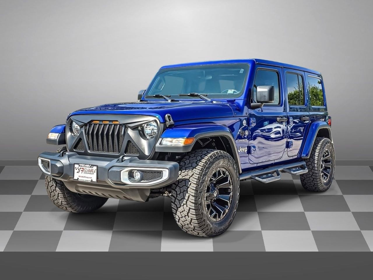 Used 2020 Jeep Wrangler Unlimited Sahara w/ Cold Weather Group AWD/4WD image 3