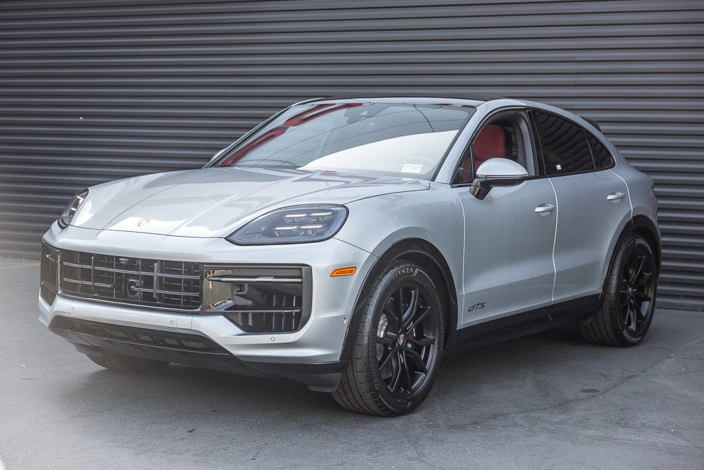 Certified 2025 Porsche Cayenne GTS image 1