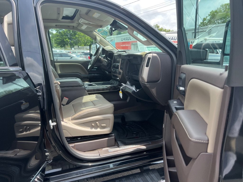 Used 2015 GMC Sierra 2500 Denali w/ Driver Alert Package AWD/4WD image 9