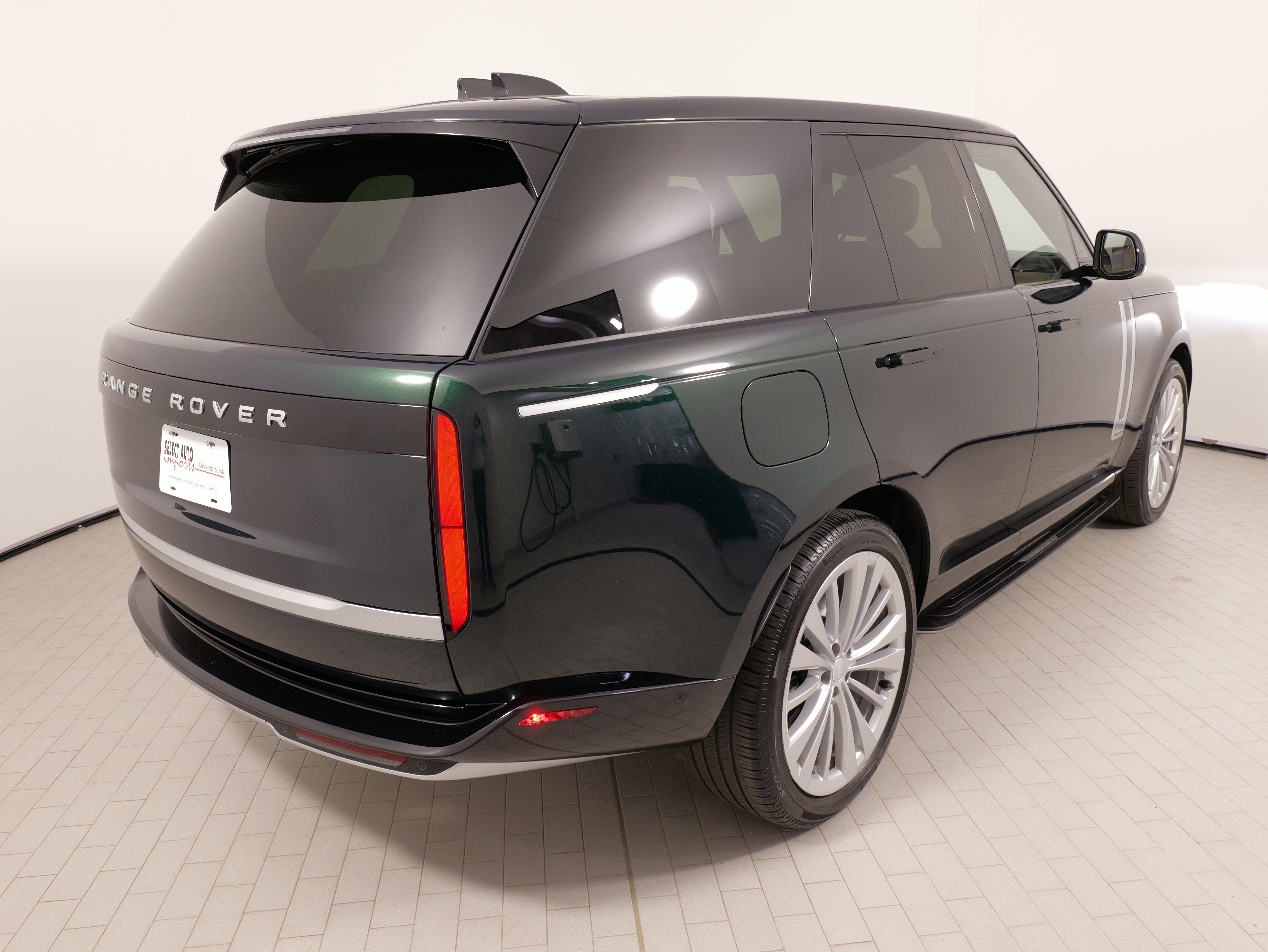 Used 2025 Land Rover Range Rover Autobiography image 11