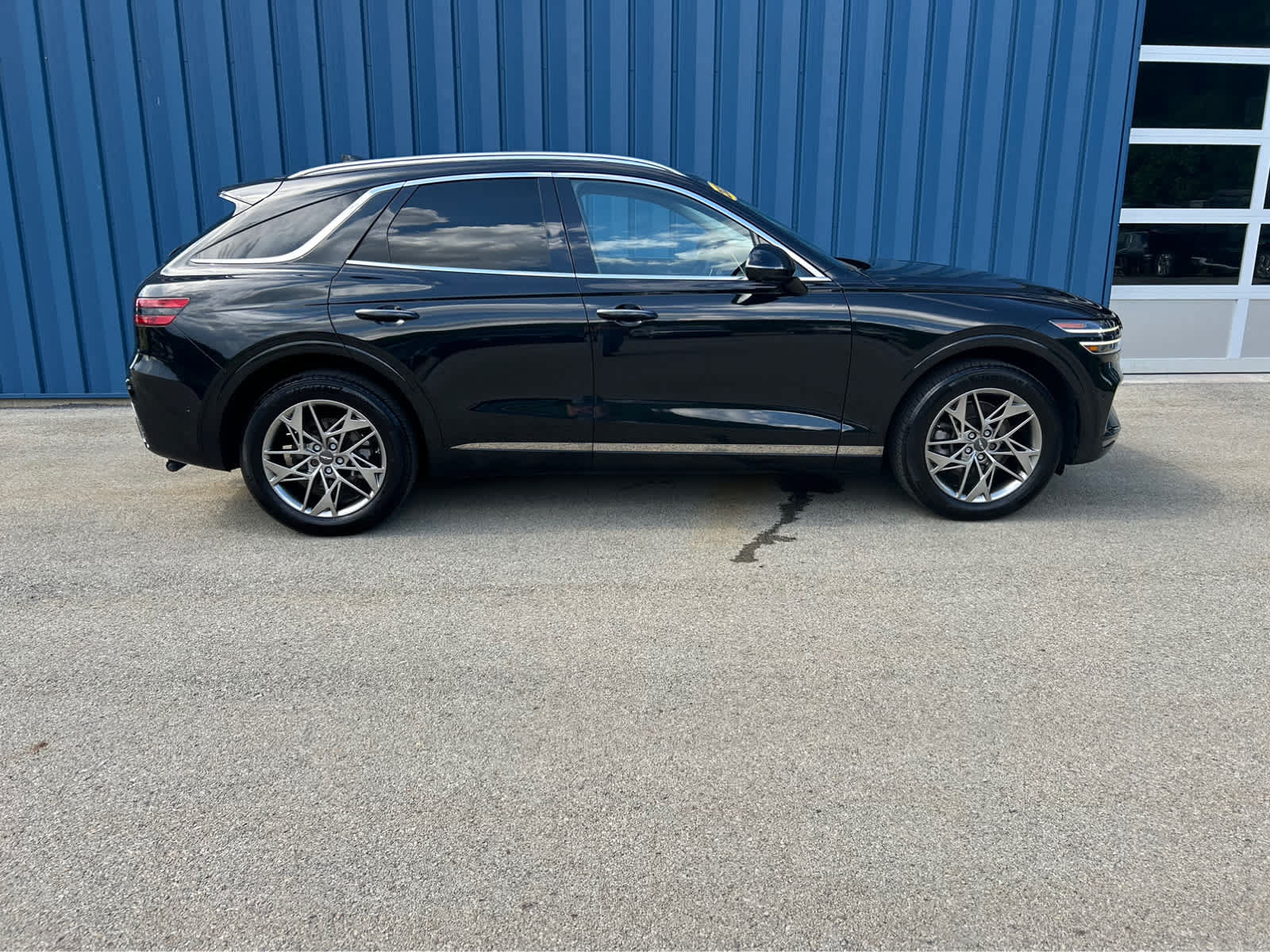 Used 2022 Genesis GV70 2.5T w/ Advanced Package AWD/4WD image 17