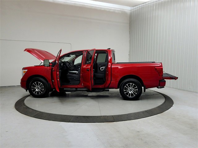 Used 2024 Nissan Titan SV w/ SV Convenience Package image 12