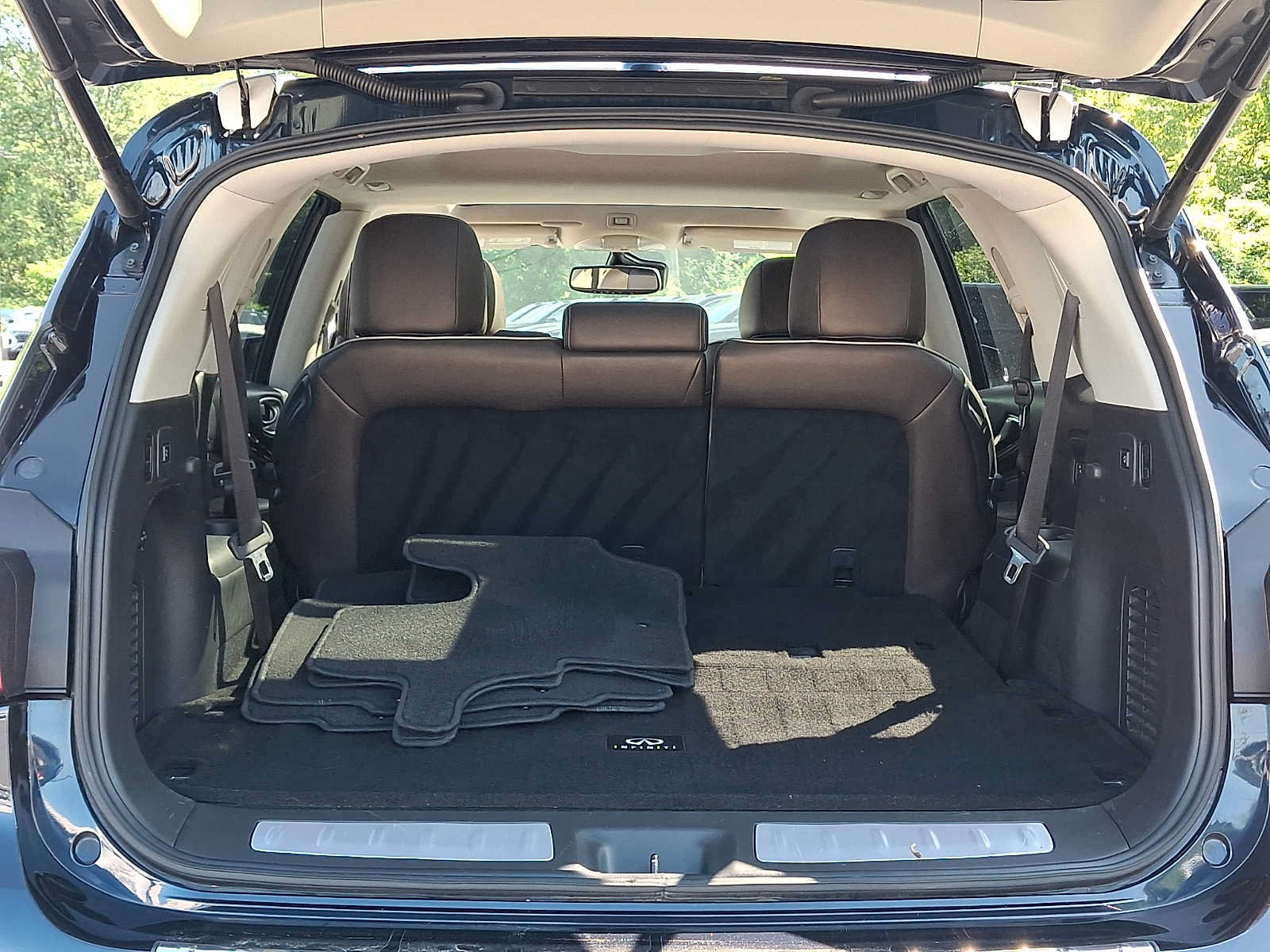 Used 2019 INFINITI QX60 Luxe w/ Sensory Package AWD/4WD image 28