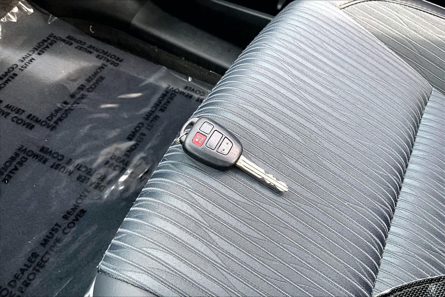 Used 2019 Toyota Highlander Plus AWD/4WD image 11