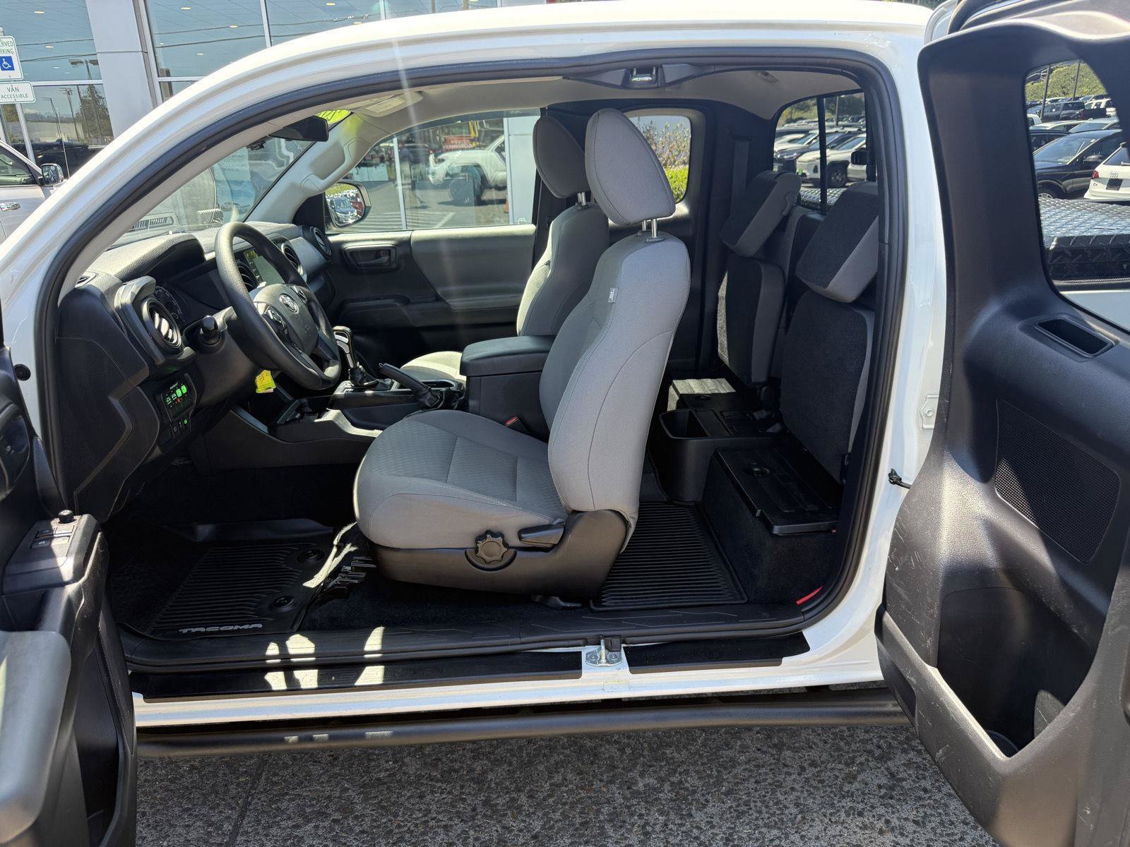 Used 2020 Toyota Tacoma SR w/ SX Package AWD/4WD image 10