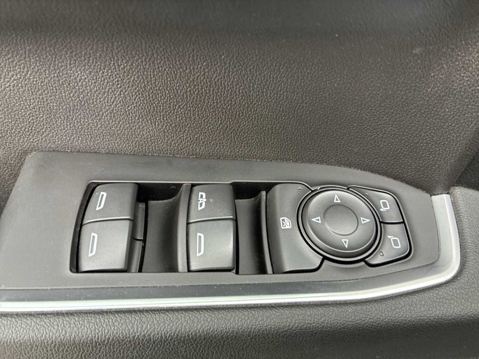 Used 2023 Chevrolet Silverado 1500 RST AWD/4WD image 15