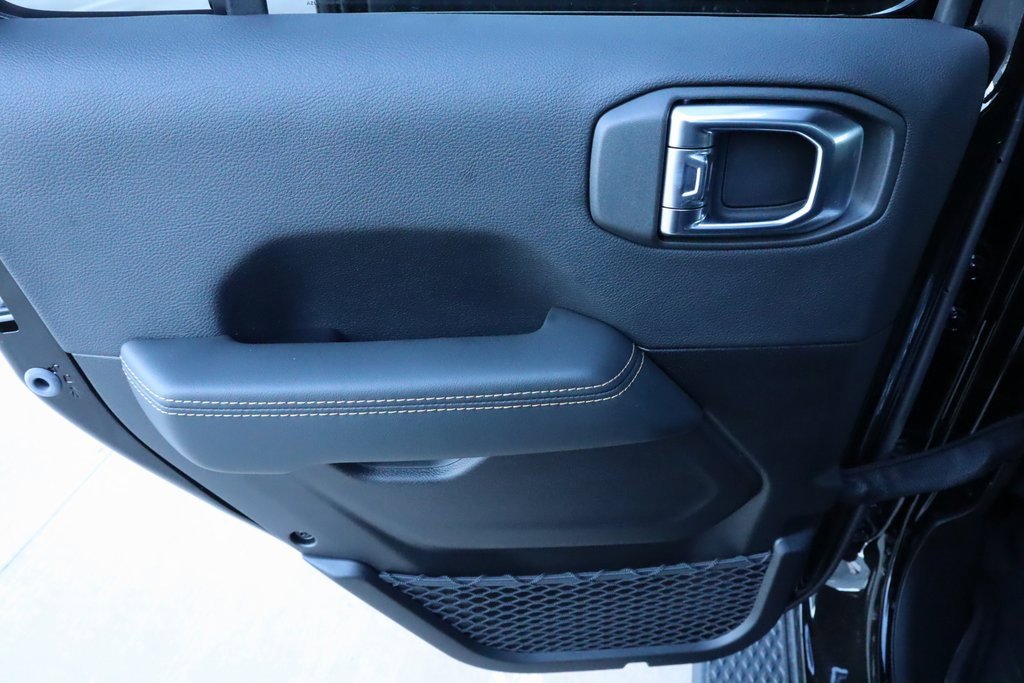 New 2025 Jeep Gladiator Sport image 16