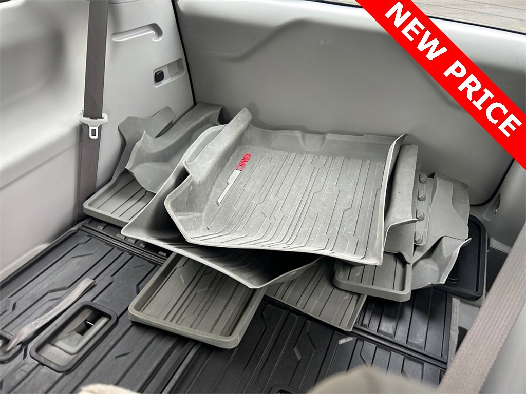 Used 2023 GMC Acadia SLT w/ Technology Package image 20