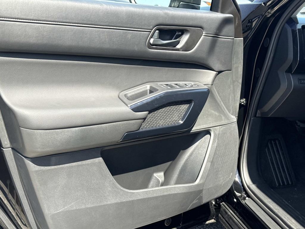 New 2026 Nissan Pathfinder SV FWD image 17