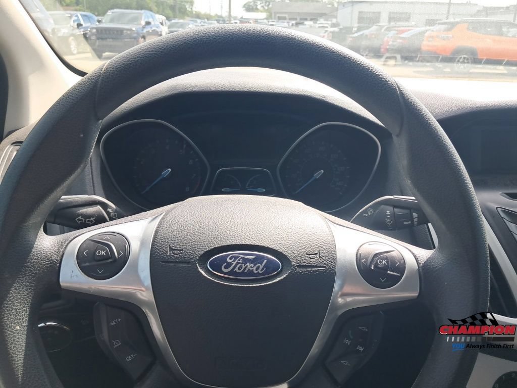 Used 2013 Ford Focus SE w/ SE Winter Pkg FWD image 20