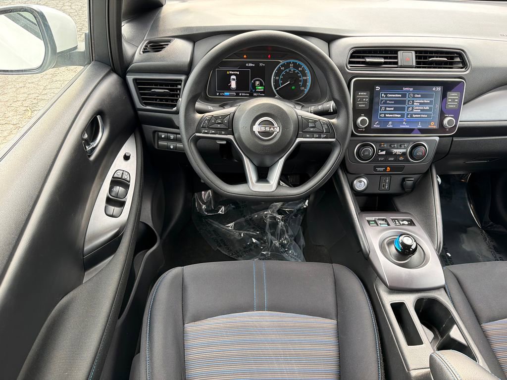 Used 2023 Nissan Leaf S image 19