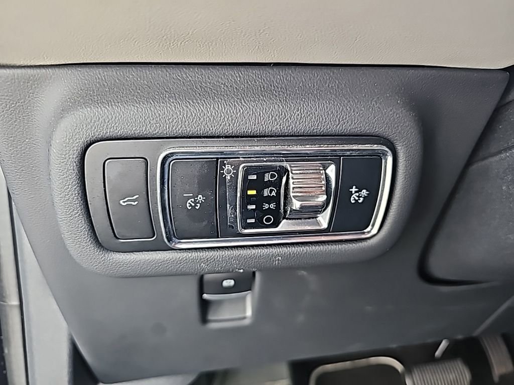 Used 2024 Lincoln Nautilus Reserve image 22