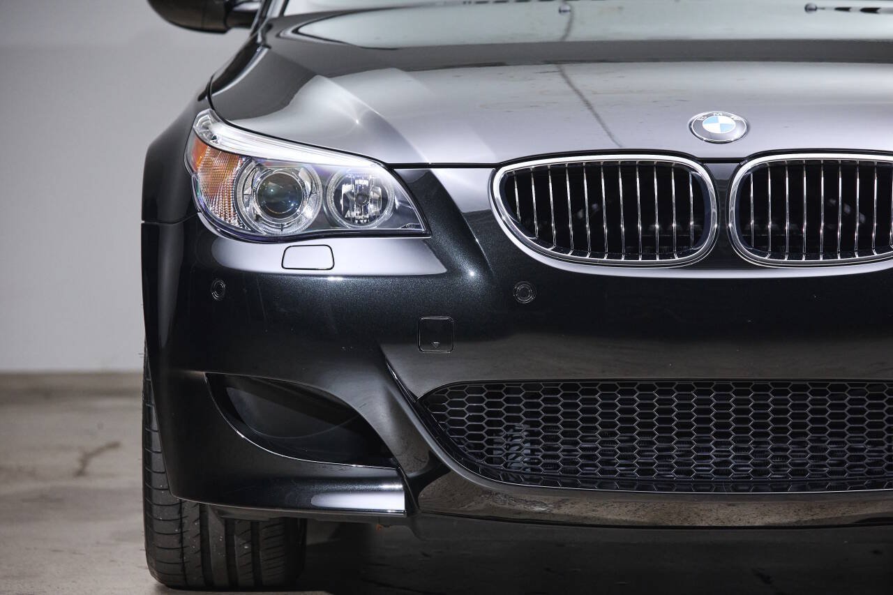Used 2006 BMW M5 RWD image 12