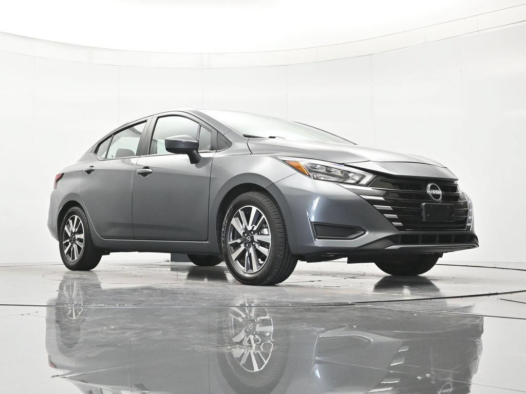 Used 2025 Nissan Versa SV FWD image 38