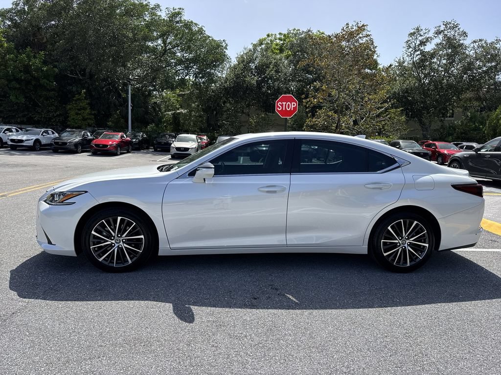Used 2025 Lexus ES 350 w/ Premium Package FWD image 11