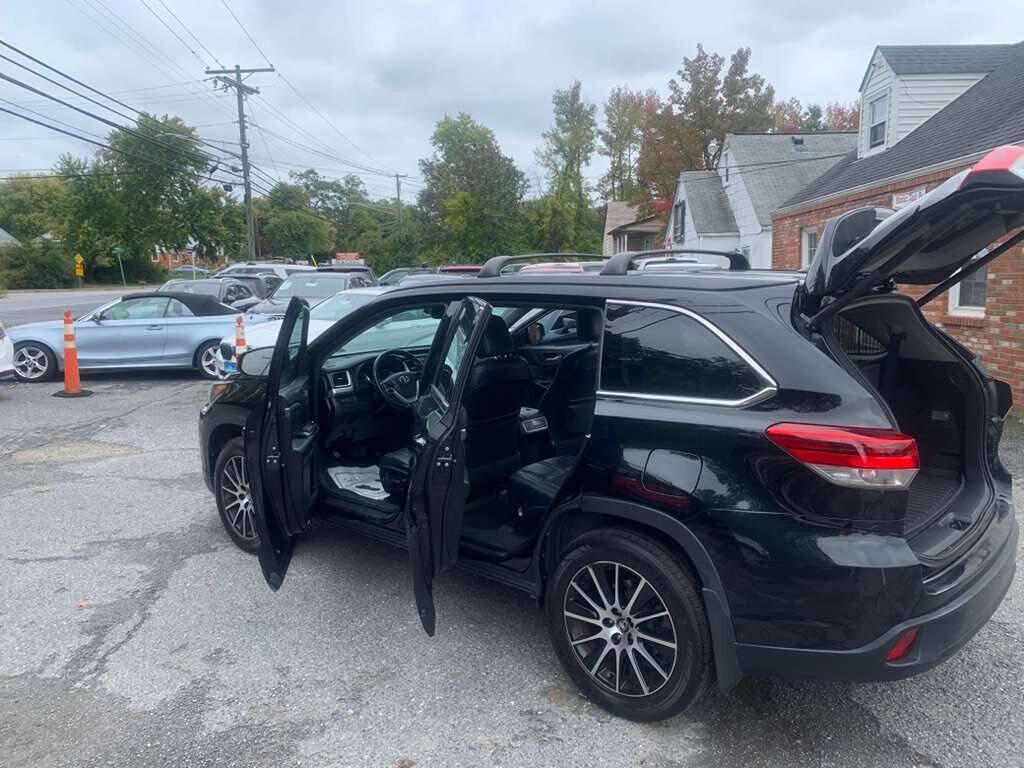 Used 2018 Toyota Highlander SE image 8