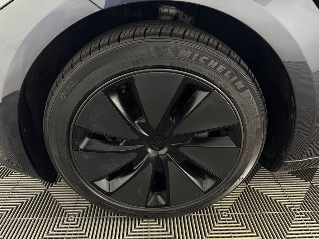 Used 2024 Tesla Model 3 Standard Range image 11