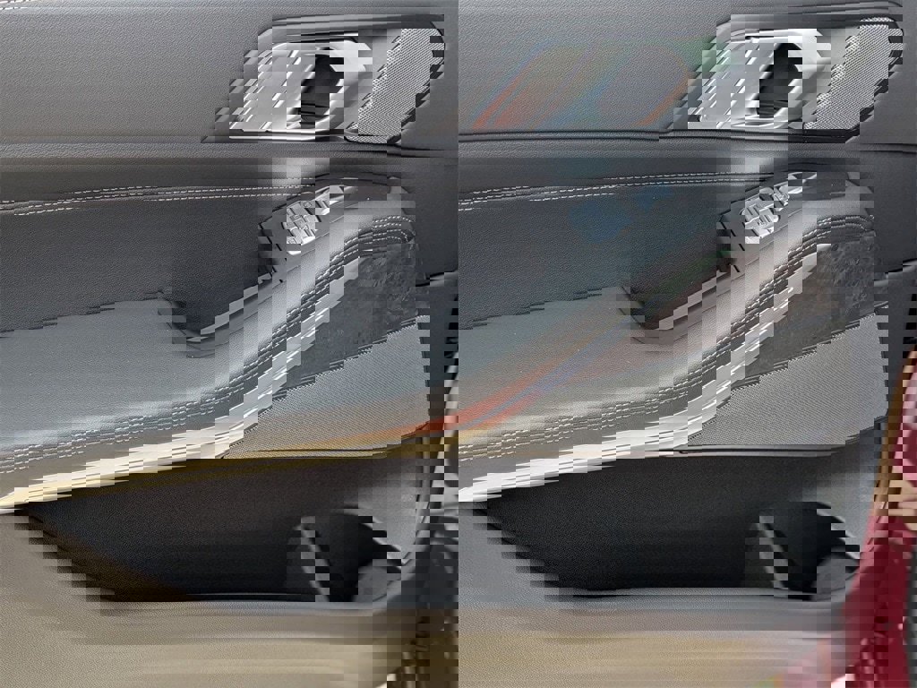 New 2025 BMW X7 xDrive40i w/ Premium Package image 13