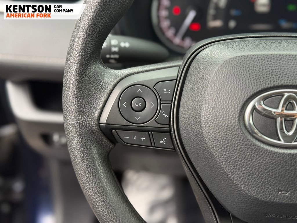 Used 2025 Toyota RAV4 XLE image 20