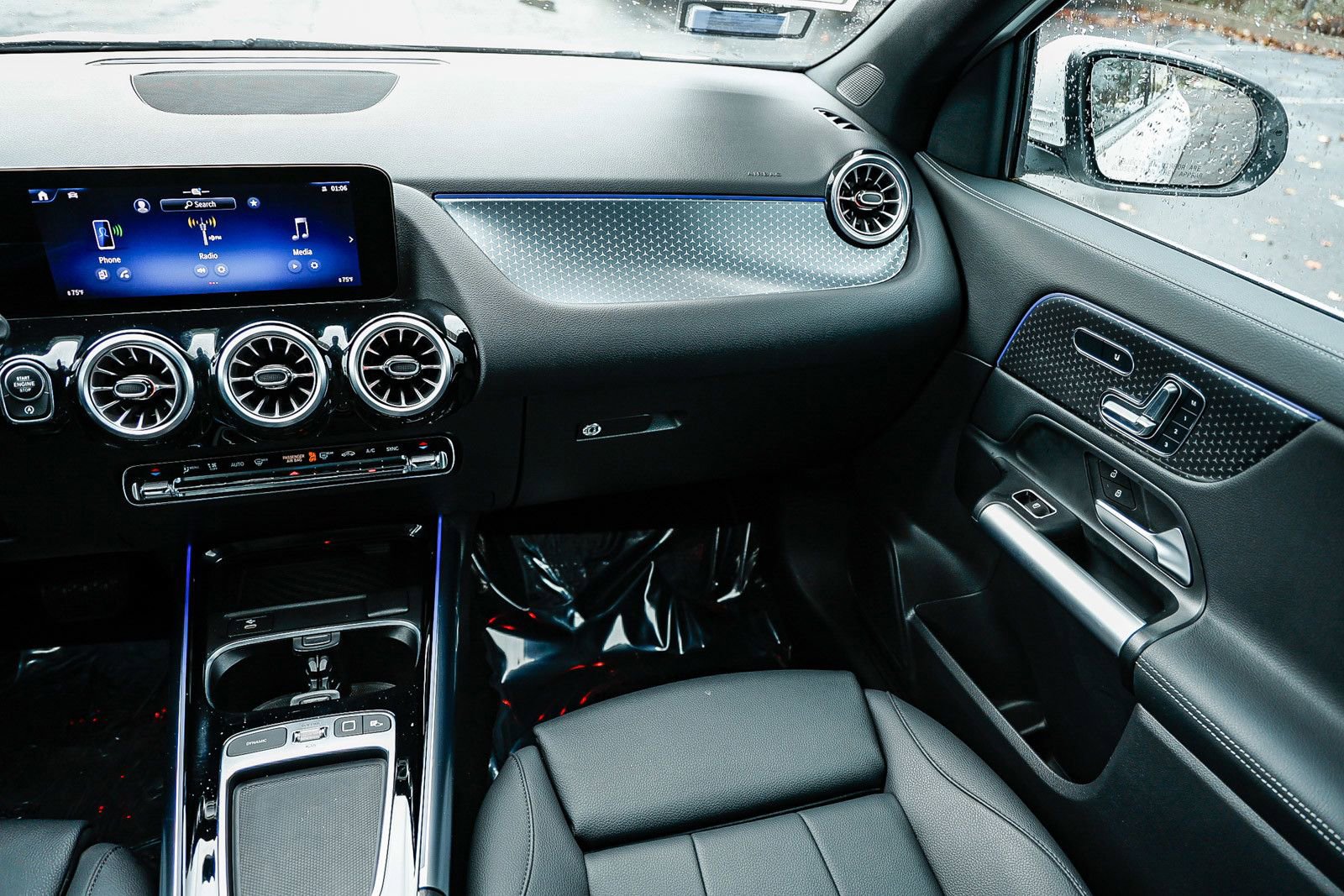 Used 2025 Mercedes-Benz GLA 250 4MATIC image 15