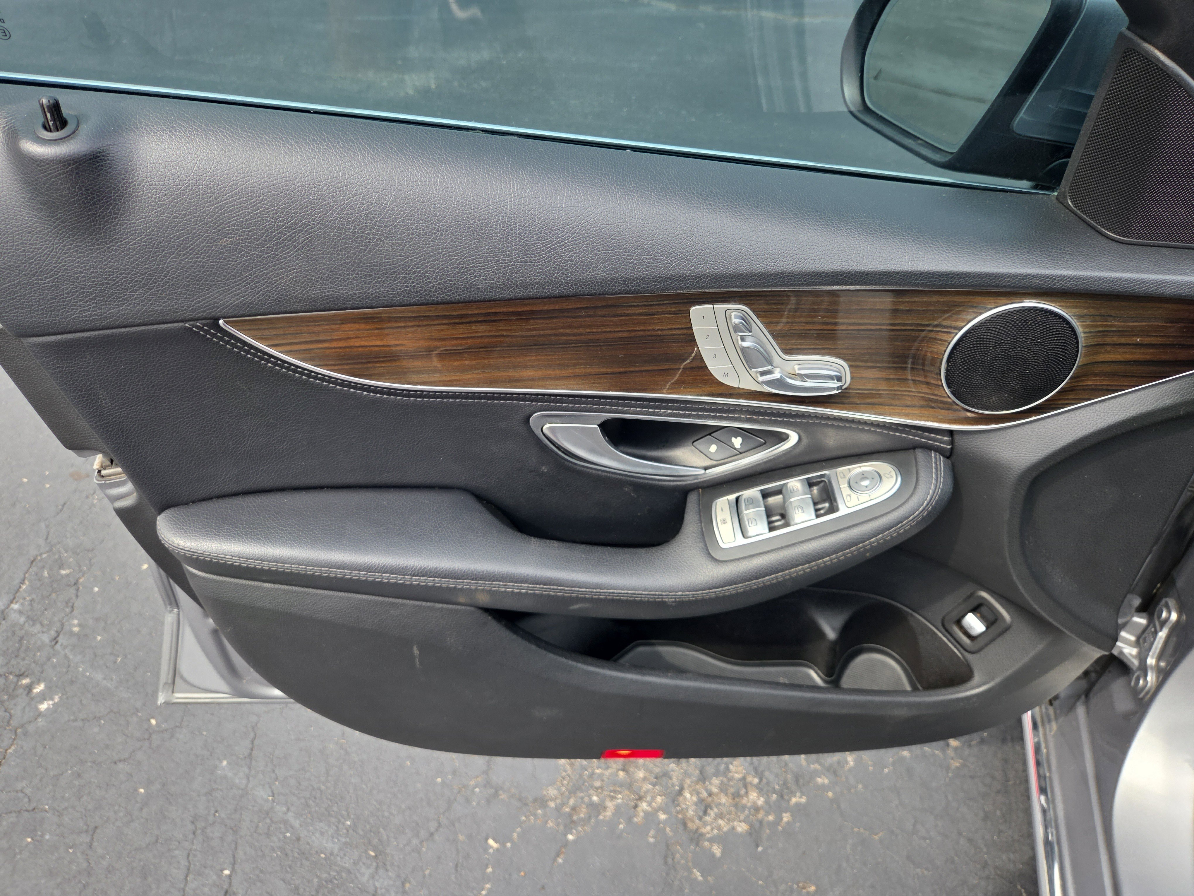 Used 2015 Mercedes-Benz C 300 Sedan image 11