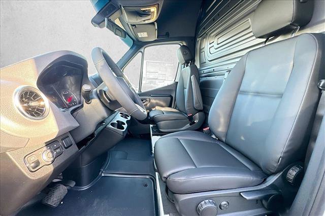 New 2026 Mercedes-Benz Sprinter 2500 image 18