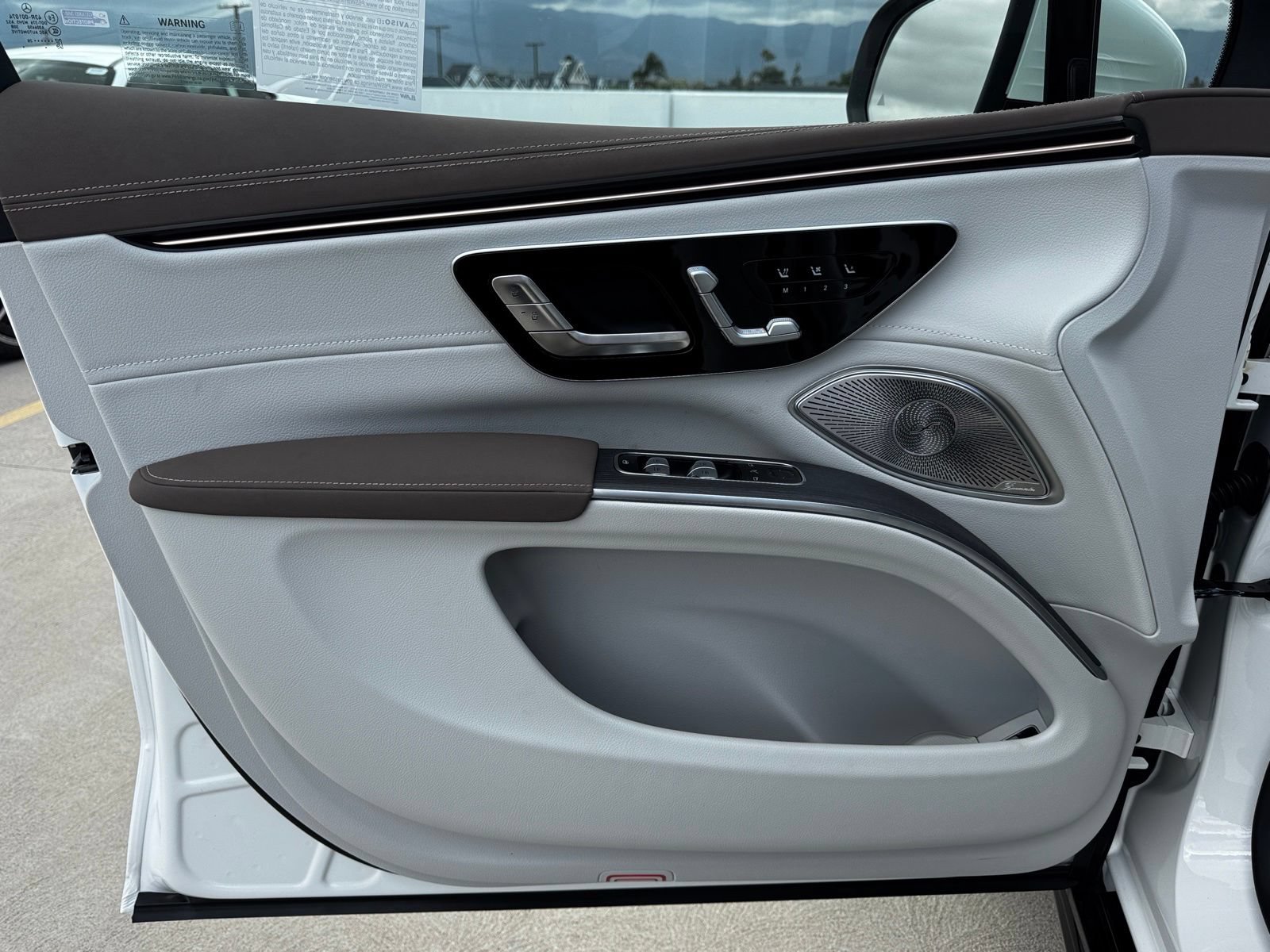 New 2026 Mercedes-Benz EQS 400 4MATIC SUV image 18