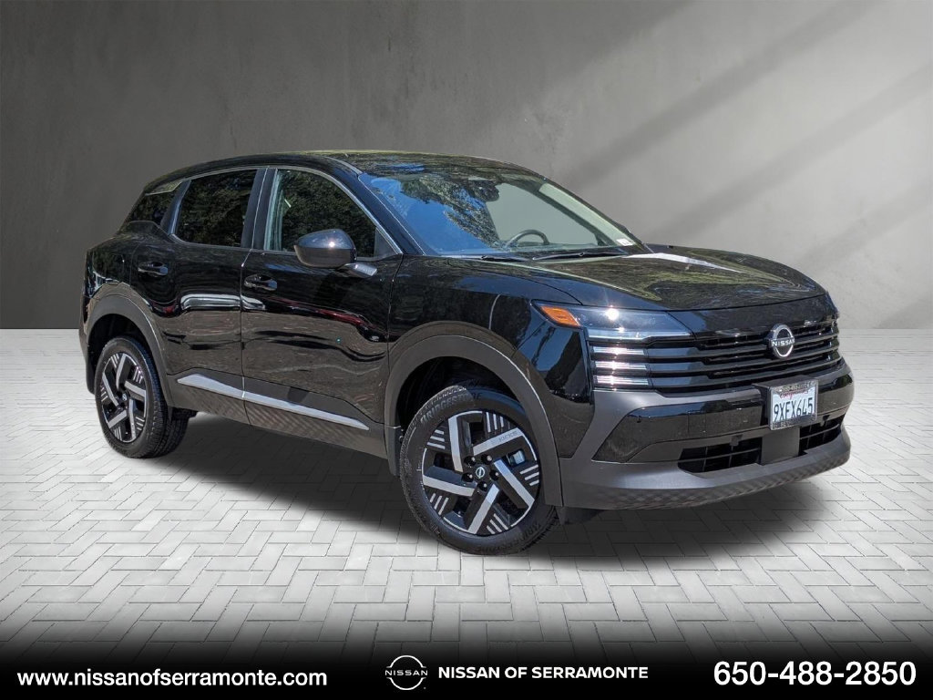 Used 2025 Nissan Kicks SV FWD image 1