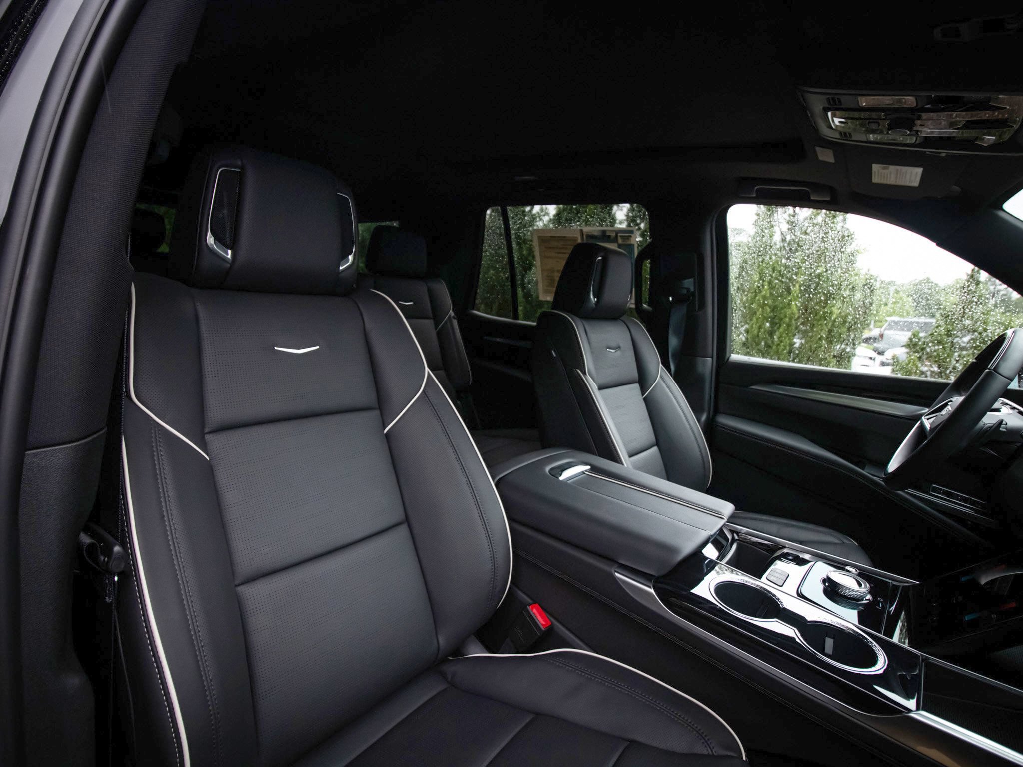 Used 2026 Cadillac Escalade Sport w/ LPO, ONYX Package AWD/4WD image 34