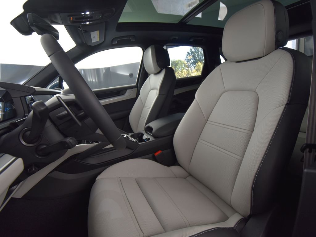 New 2026 Porsche Cayenne image 5