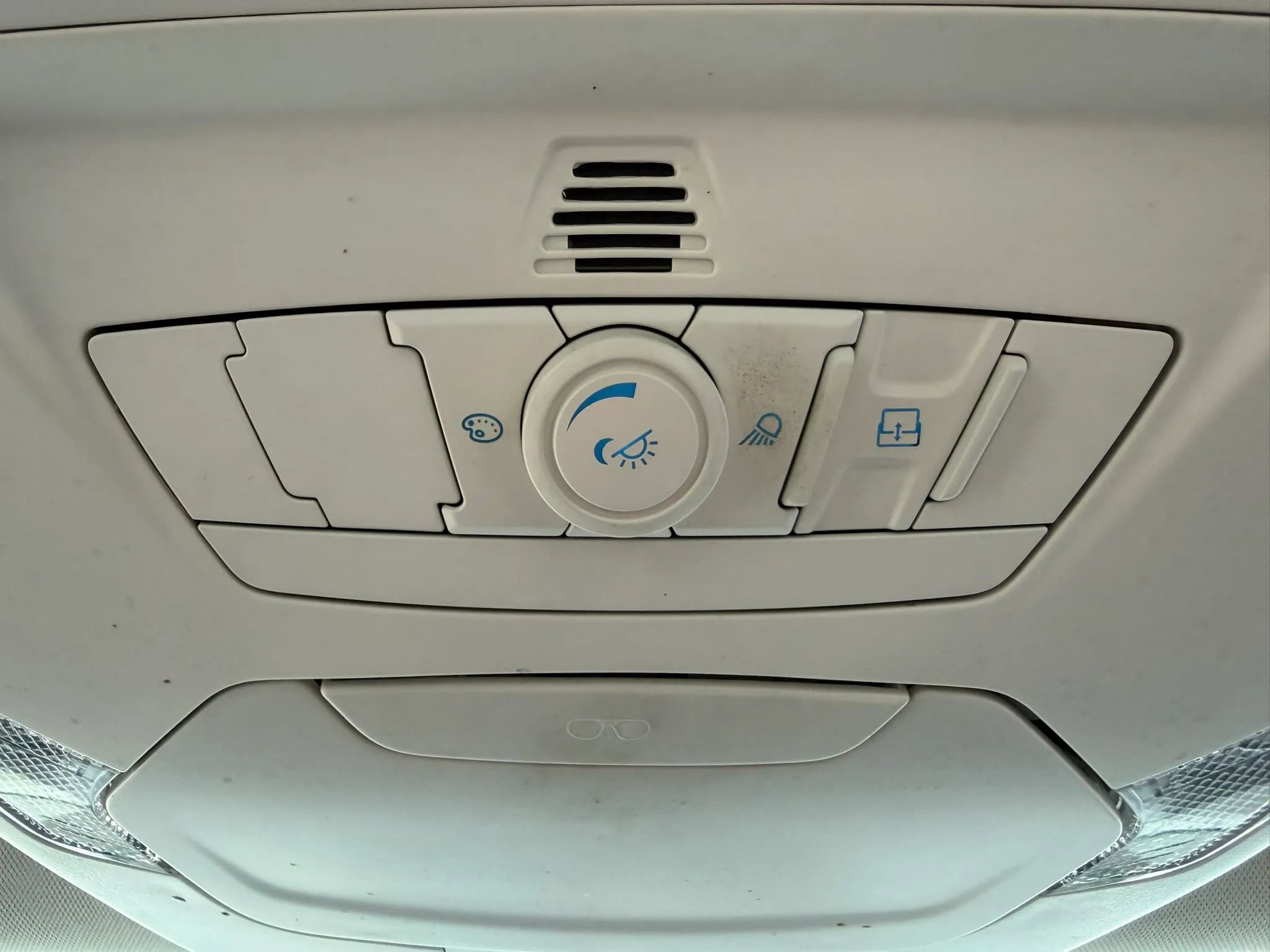 Used 2015 Ford Focus Titanium w/ Titanium Cold Weather Package image 38