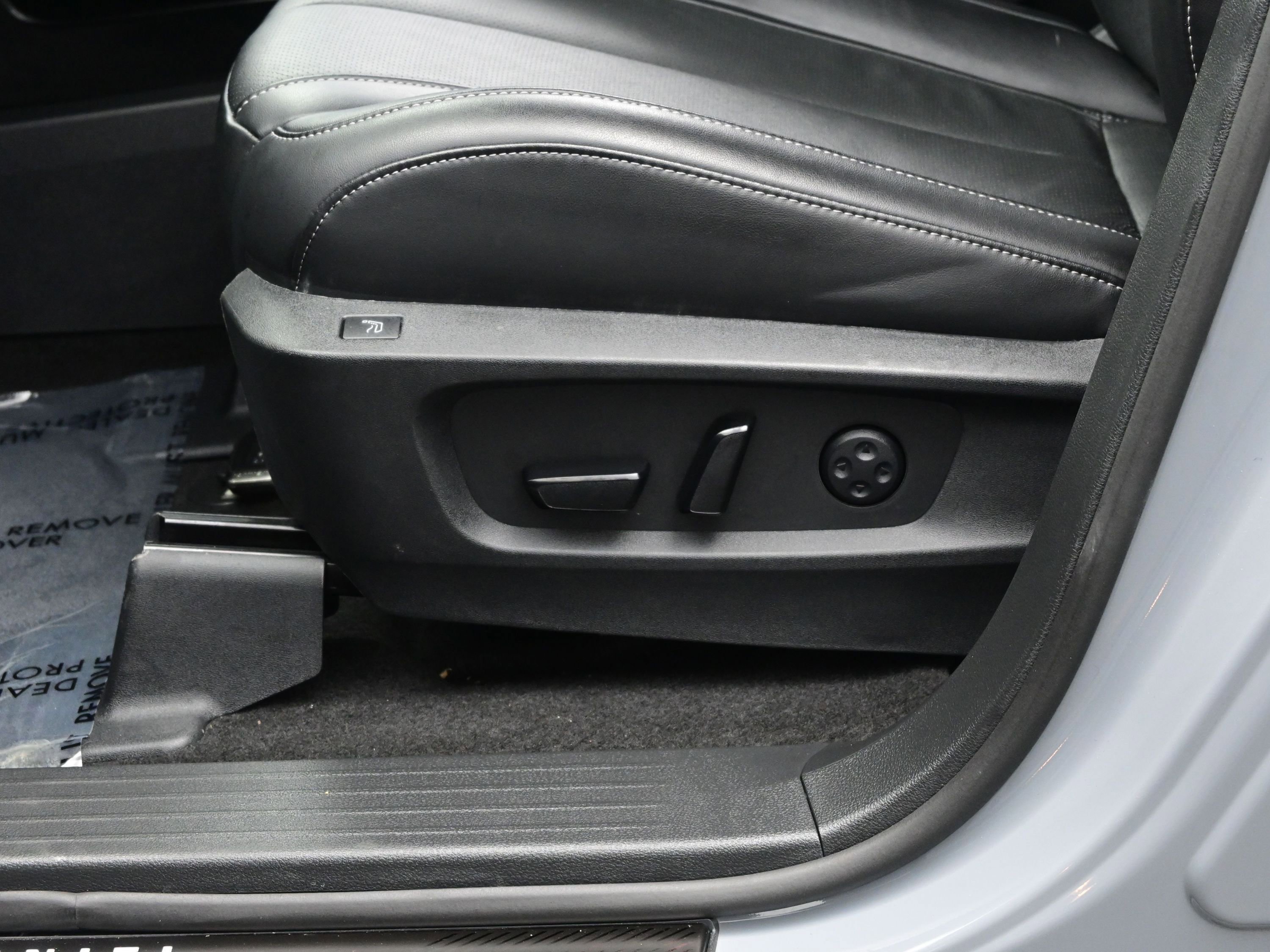 Used 2025 INFINITI QX60 Sensory w/ Vision Package image 11