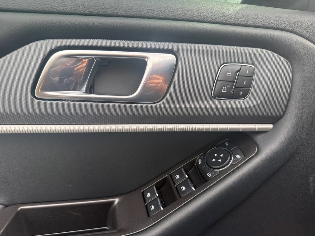 Used 2026 Ford Explorer ST AWD/4WD image 19